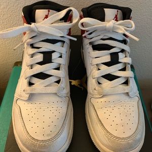 Boys Air Jordan 1 Mid